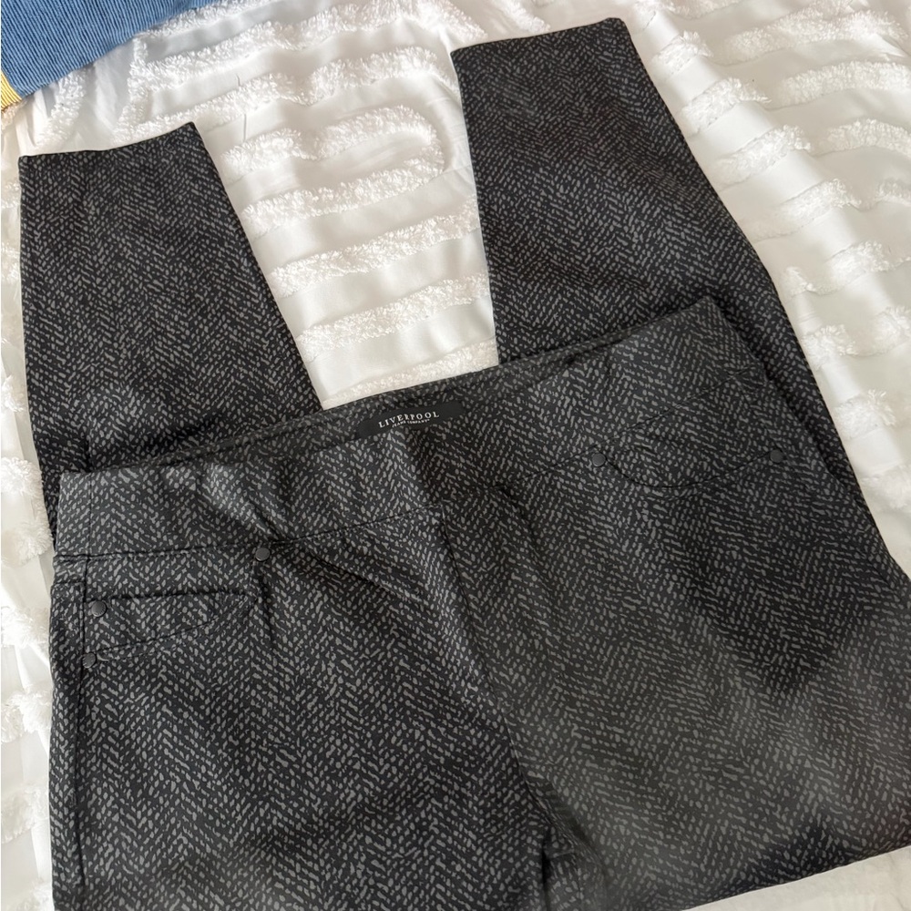 Liverpool Jeans Company Black Patterned Pants - Picture 2 of 11